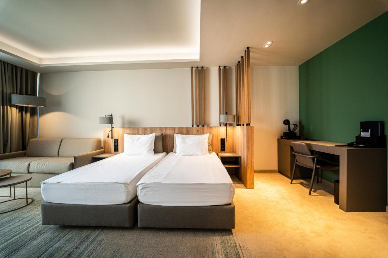 Hvd Reina Del Mar - Premium Spa Service & Free Parking Obzor Exterior foto